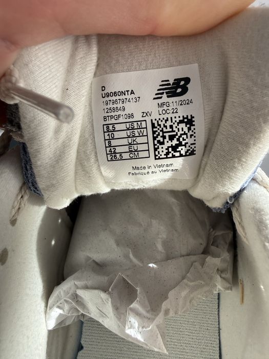 New Balance 9060  marimea 42 noi, originali