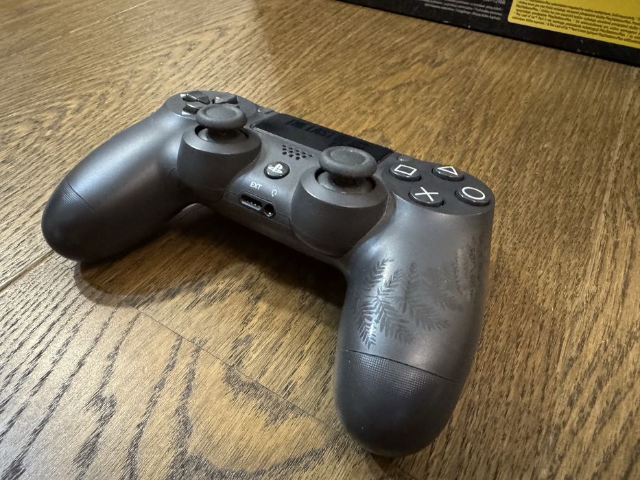 PlayStation 4 Pro – Limited Edition The Last of Us Part II