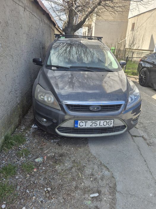 Vând ford focus  defect