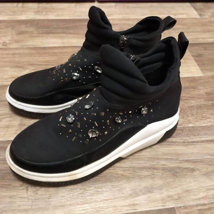 Срочно Продам Ботинки на Весну