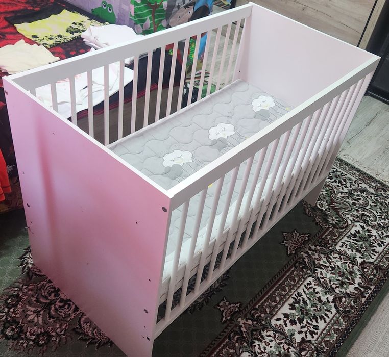 Patut din lemn copii si bebelusi KLUPS KAROLINA I 120x60 cu tot cu saltea.