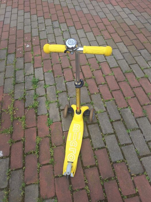 Vand trotineta pentru copii