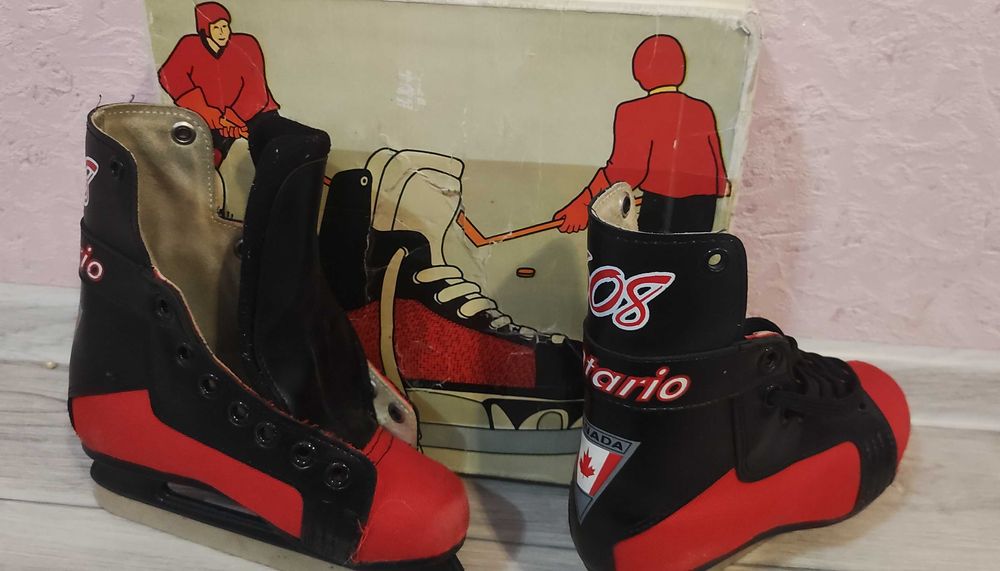 Винтажные хоккейные коньки Ontario из Германии. Размер 34.