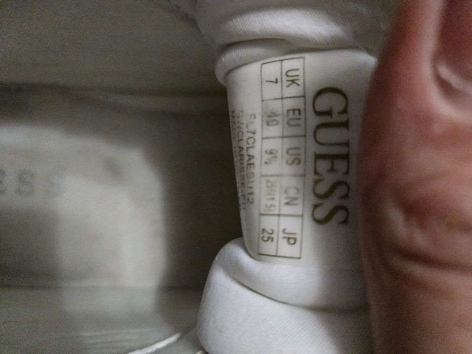 Красиви маратонки Guess