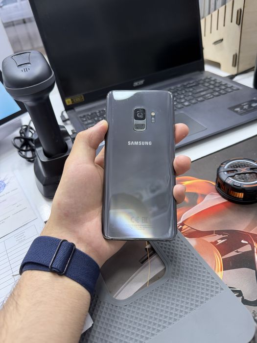 Samsung s9.