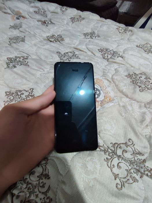 Oppo A74 в хорошем состоянии