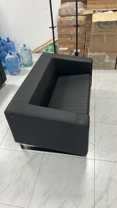 Продам офисный диван