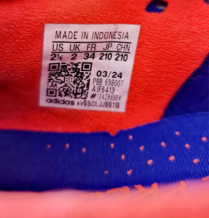 Детски футболни обувки ( стоножки )