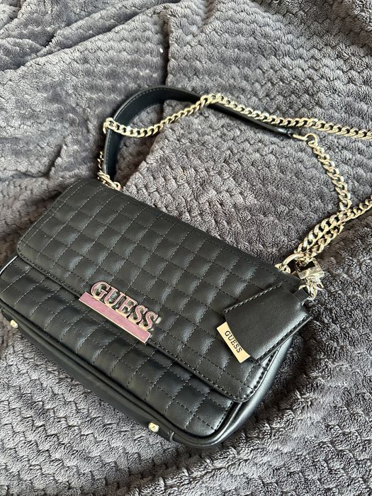 Оригинална чанта Guess