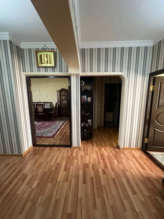 Продается 5-комнатная квартира, ориентир Госпитальный рынок