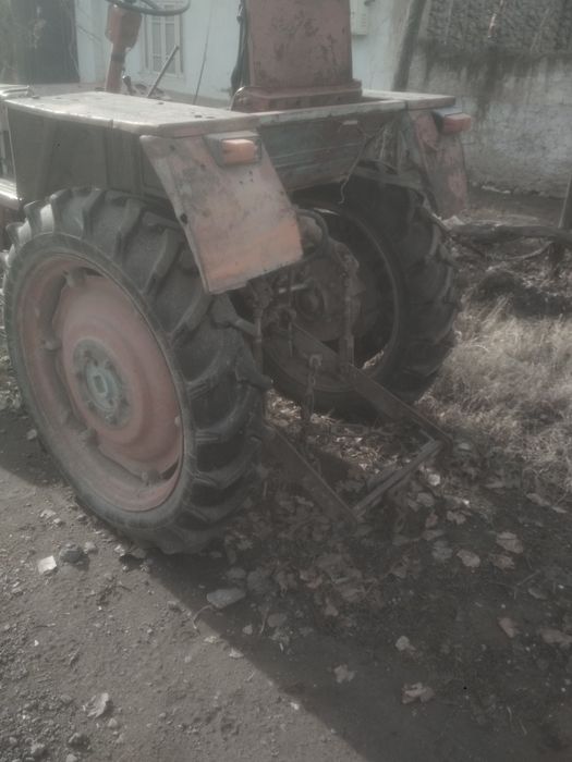 T 25 pat pat traktor sotiladi