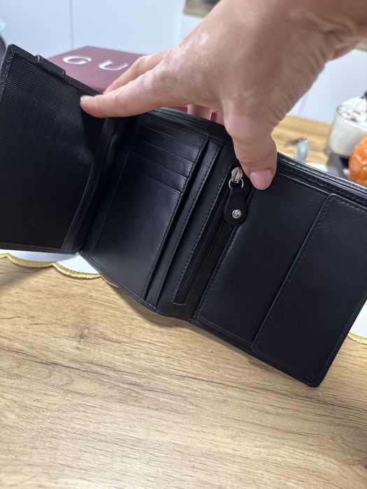 Samaonite - Мъжки портфейл с отделение за карти и монети черен цвят