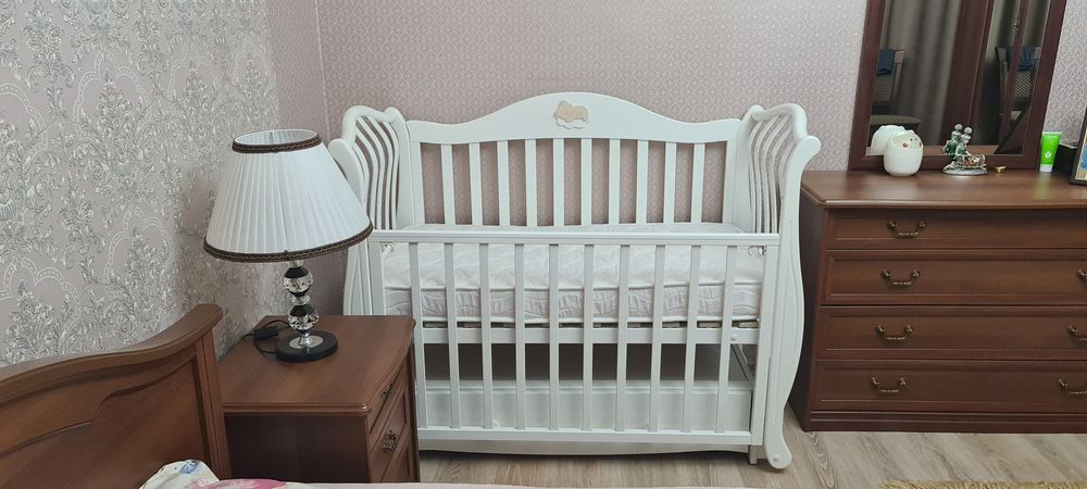 Детская кроватка, дерево