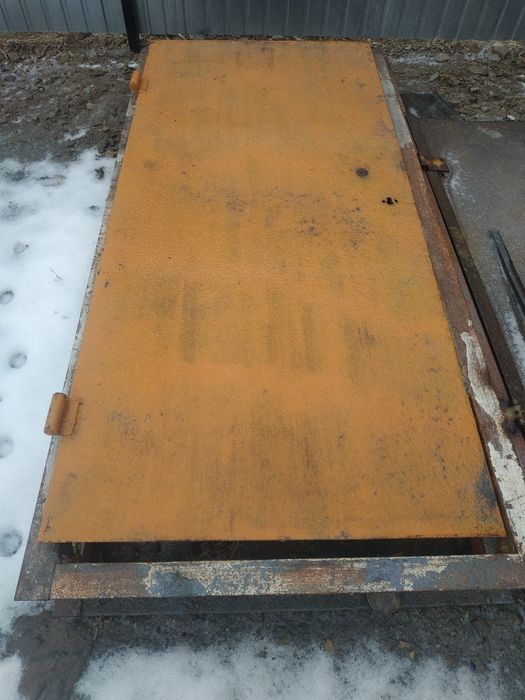 Продам железную дверь