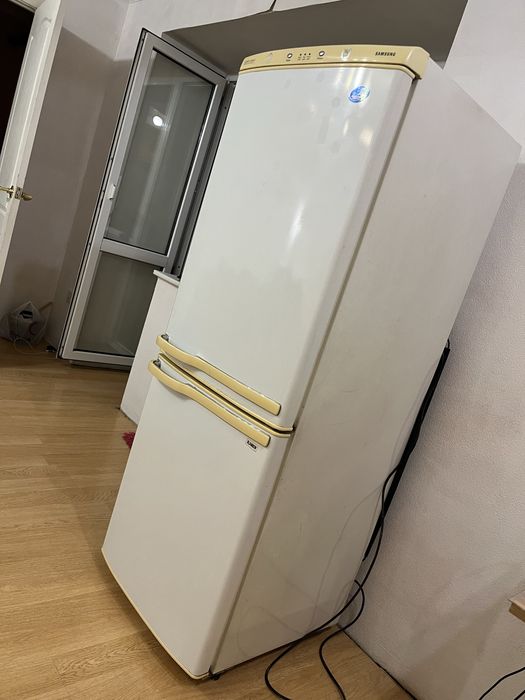 Продам холодильник Samsung
