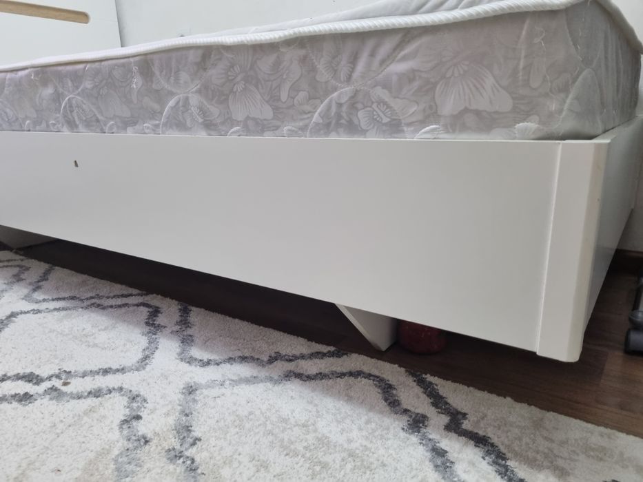 Продам кровать одинорный