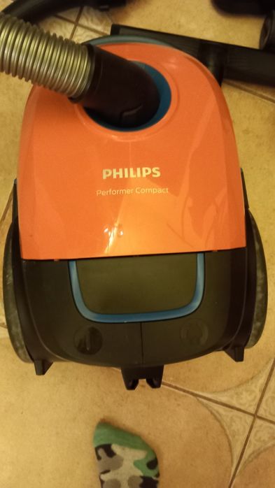 Aspirator PHILIPS  Performer Compact cu sac!