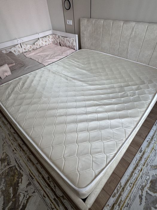 Продам матрас 180х200