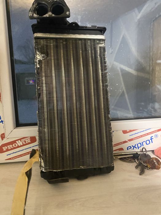 Подам радиатор печки на пежо 307