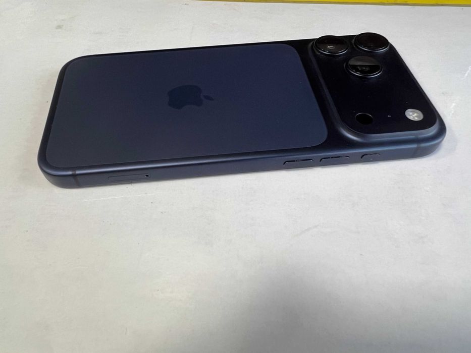 iPhone 17 Pro Max 256gb 100% батерия.3 години Йетел
