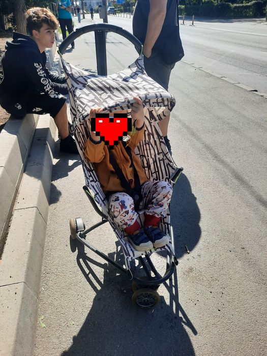 Vindem cărucior Quinny keez