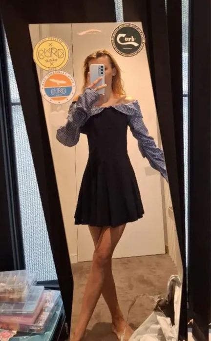 Синя рокля без рамене