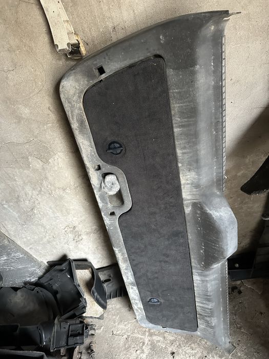 Обшивка багажника на БМВ Е34 Туринг