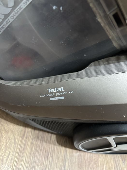 Продам пылесос вертикальный