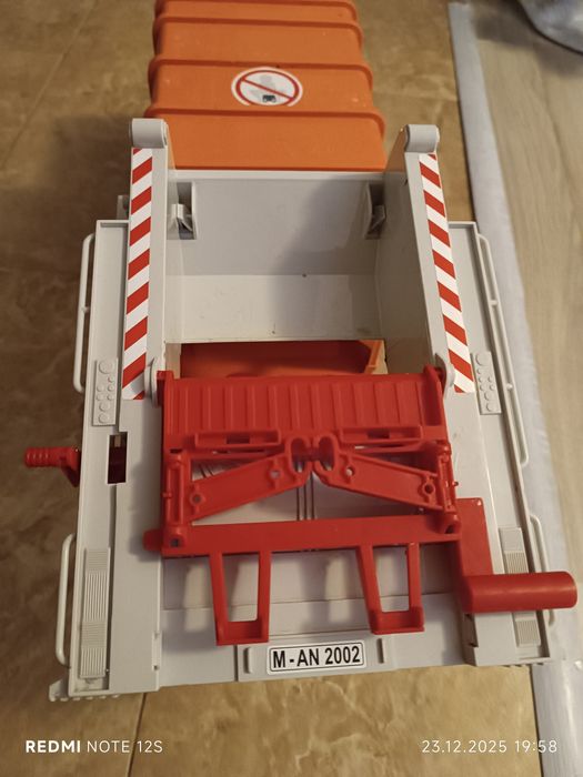 Mașină de gunoi Bruder