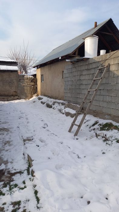 Уй сатылады береке базардын касында