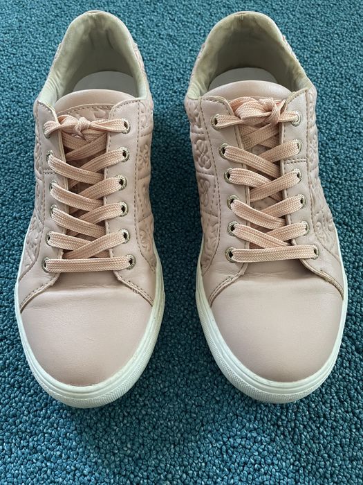 Guess 37 Le coq sportif 39