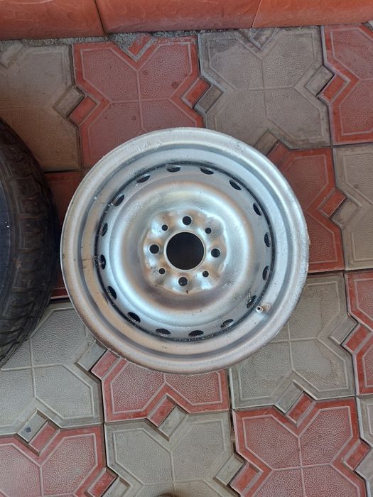 Шины с дискам можно на запаску