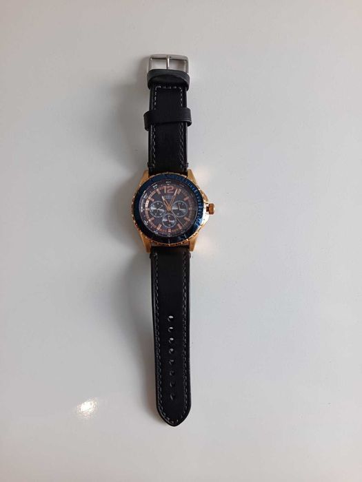Часовник за мъже Guess W0485G1 Maverick