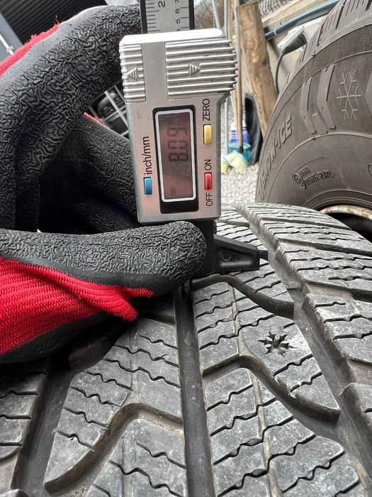 Джанти със зимни гуми Goodyear 215/65/15C DOT4324 oт бус Форд/Ford!!