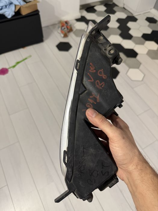 Proiector Stanga Passat B8