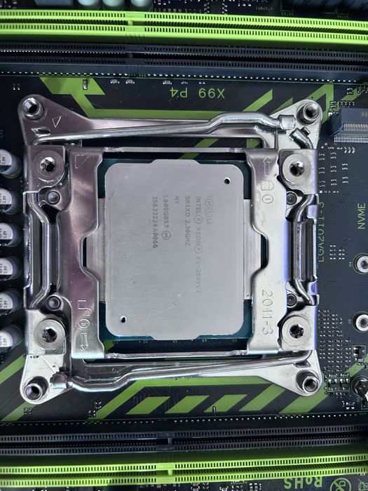 Xeon E5-2699v3 18 Cores, 36 Threads