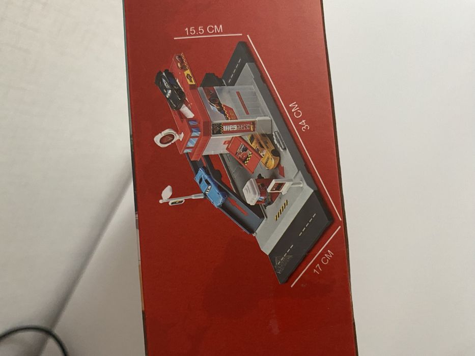 Паркинг с път, кола и хеликоптер Макуин, McQueen