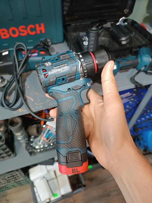 Маленький но мощный Шуруповерт