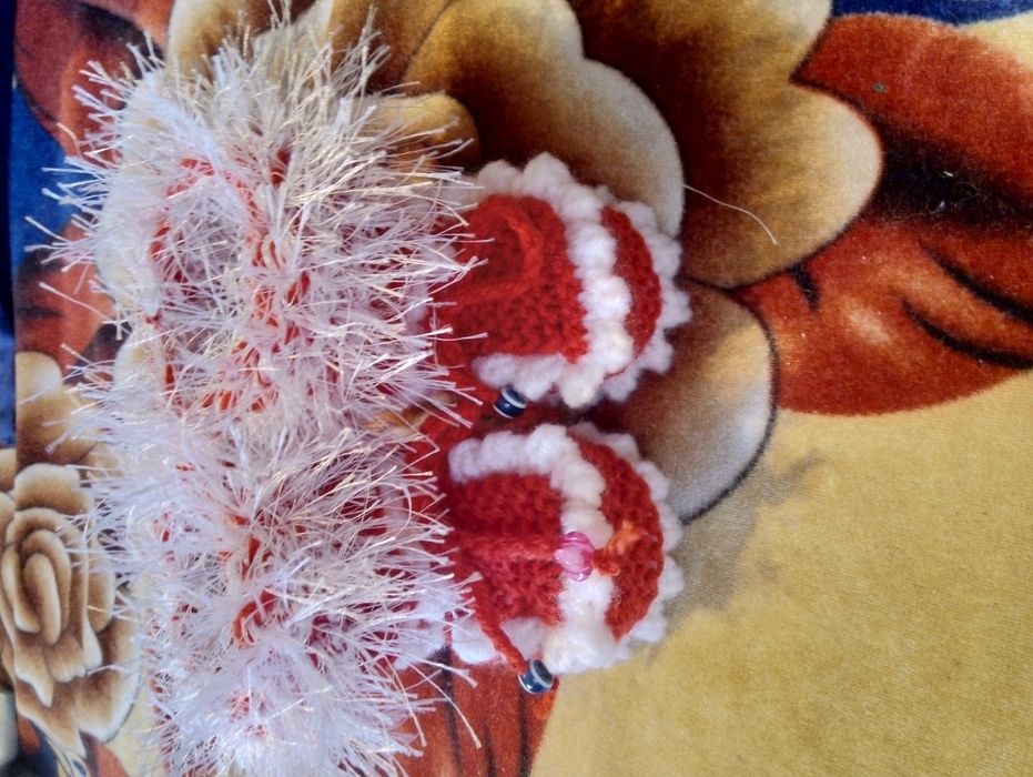 Продавам плетени терлички и елечета