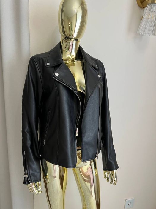 Стильная кожаная куртка