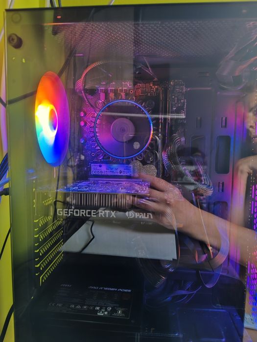 Мощен Геймърски компютър i7-12700 | RTX 3050 (8GB) | 32GB RAM | 1TB SSD