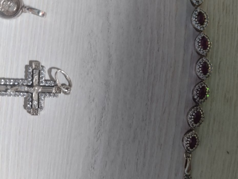 Продам серебро крестик и браслетик 925