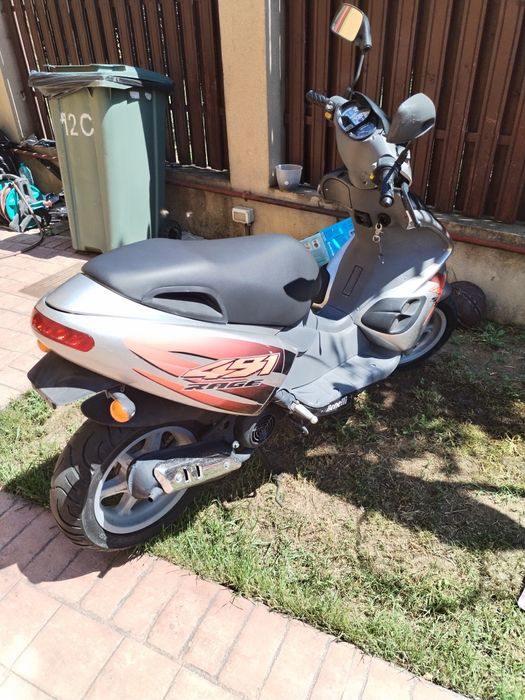 Scuter benelli 49 cm3