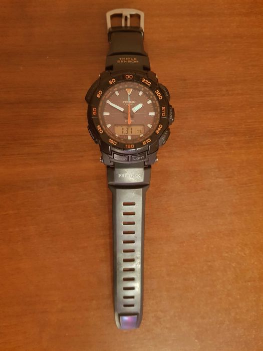 Продам Часы Casio Pro Trek PRG-550-1A4DR