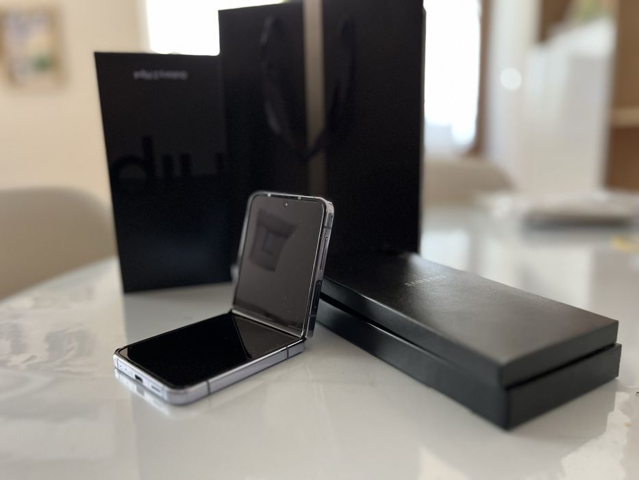 Samsung Galaxy Z Flip4