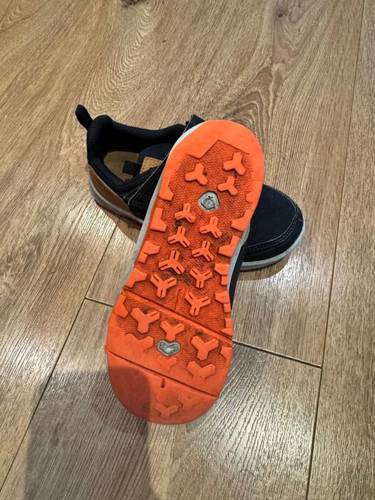 Маратонки 27 номер