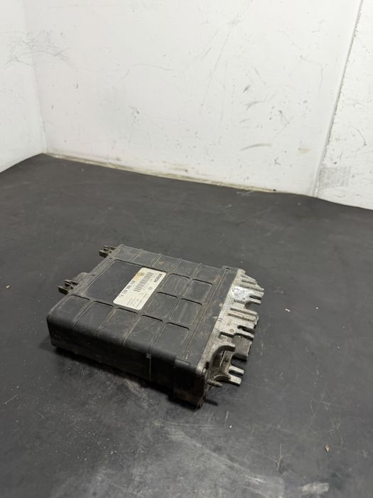 Calculator ecu motor Volkswagen Vw transporter T4 caravelle 2.5 TDI 074906021F
