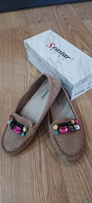 Ежедневни обувки с камъни  Reverse