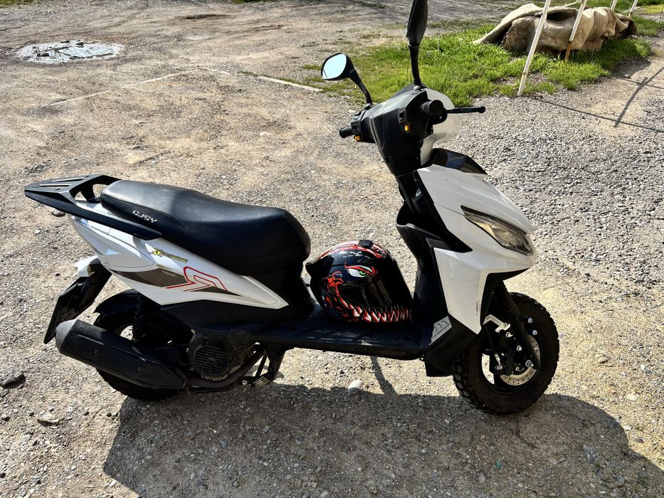 Продам мопед почти новый