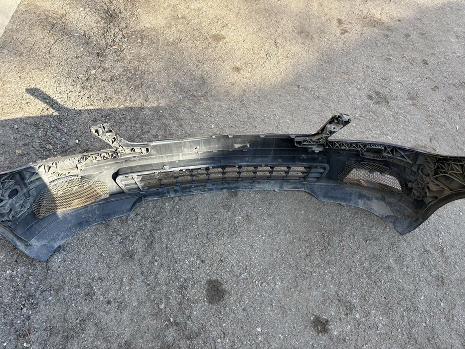 Передний бампер w204